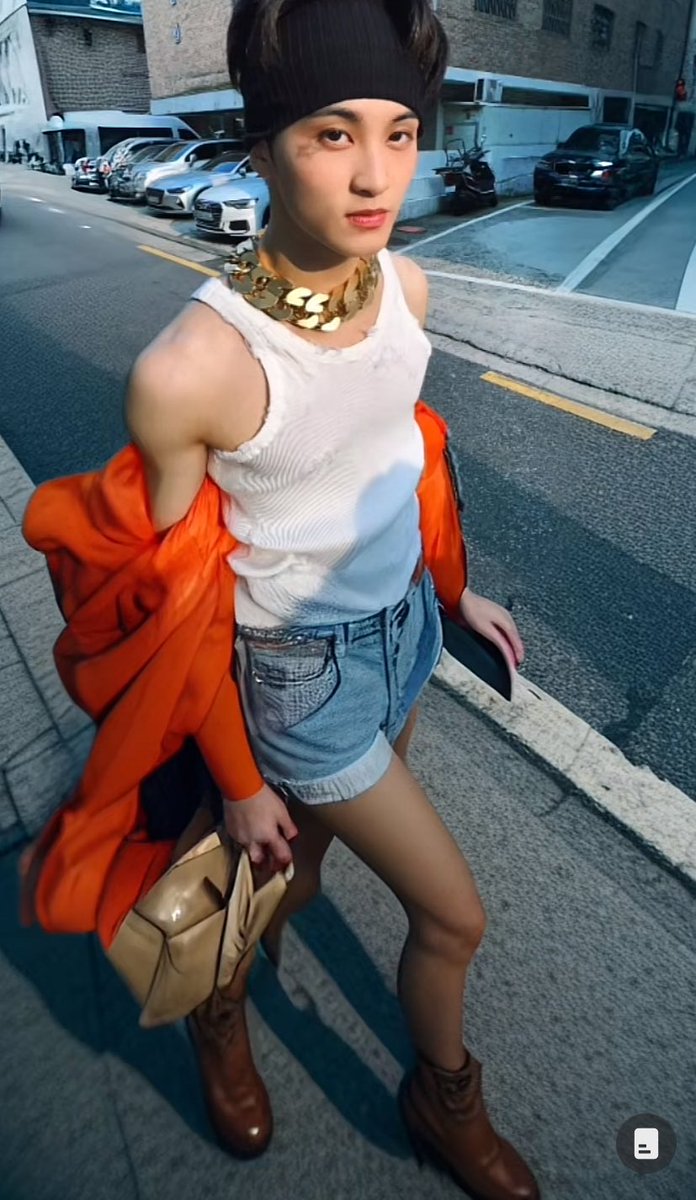 สาวแหม่ม