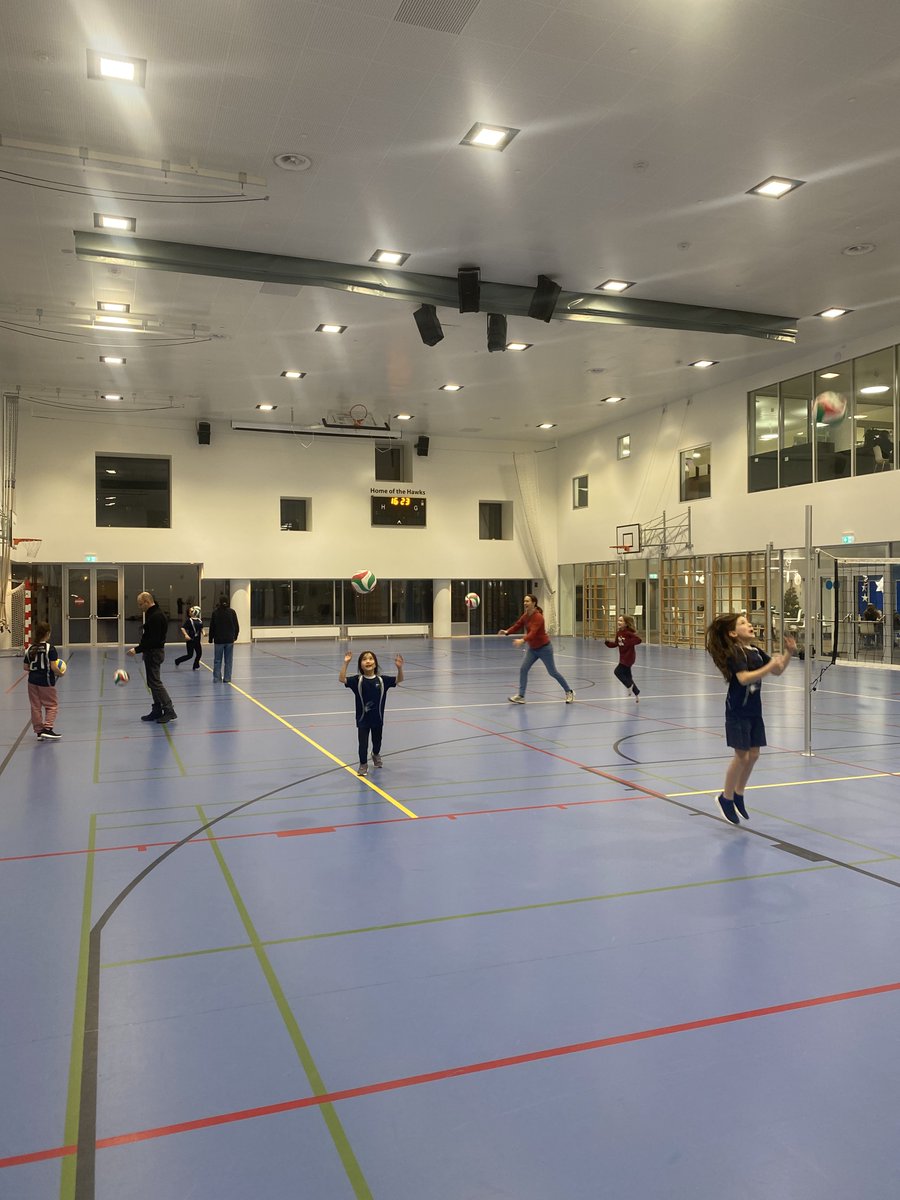 'Tis the season! Students in Grade 1-4 volleyball engaged in some Julehygge with their parents and coaches. Parents came in to play and enjoy some æbleskiver and hot chocolate celebrating together.🎅🏻🎄 How fun!

#celebration #julehygge #volleyballtime #HappierTogether