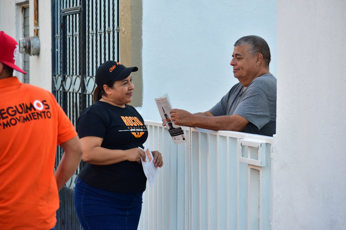 RocioAguilarTe1's tweet photo. En #MegaBrigada, este sábado estuvimos invitando a las y los simpatizantes del #Distrito11. 🍊
2/3 https://t.co/n8y05oA4Fq