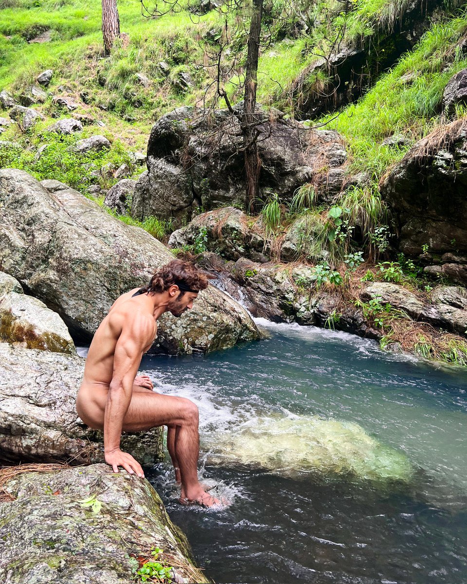 GOODTIMES (@mygoodtimes) on Twitter photo Vidyut Jammwal shares his retreat to the Himalayan ranges began 14 years ago. Its an integral part of his life to spend 7-10 days alone every year.
<a href="/VidyutJammwal/">Vidyut Jammwal</a> #Bollywood #Entertainment #Fitness <a href="/VidyutOnline/">Vidyut Jamwal Online</a> <a href="/VidyutJammwalFC/">Vidyut Jammwal FC</a> <a href="/10Vidyutjammwal/">Vidyut Jamwal Fan club (PUNE)</a> @vidyuts_maniac <a href="/gowshikalai/">VIDYUTJAMMWAL★FANS ★</a> Vidyut Jammwal shares his retreat to the Himalayan ranges began 14 years ago. Its an integral part of his life to spend 7-10 days alone every year.
<a href="/VidyutJammwal/">Vidyut Jammwal</a> #Bollywood #Entertainment #Fitness <a href="/VidyutOnline/">Vidyut Jamwal Online</a> <a href="/VidyutJammwalFC/">Vidyut Jammwal FC</a> <a href="/10Vidyutjammwal/">Vidyut Jamwal Fan club (PUNE)</a> @vidyuts_maniac <a href="/gowshikalai/">VIDYUTJAMMWAL★FANS ★</a>