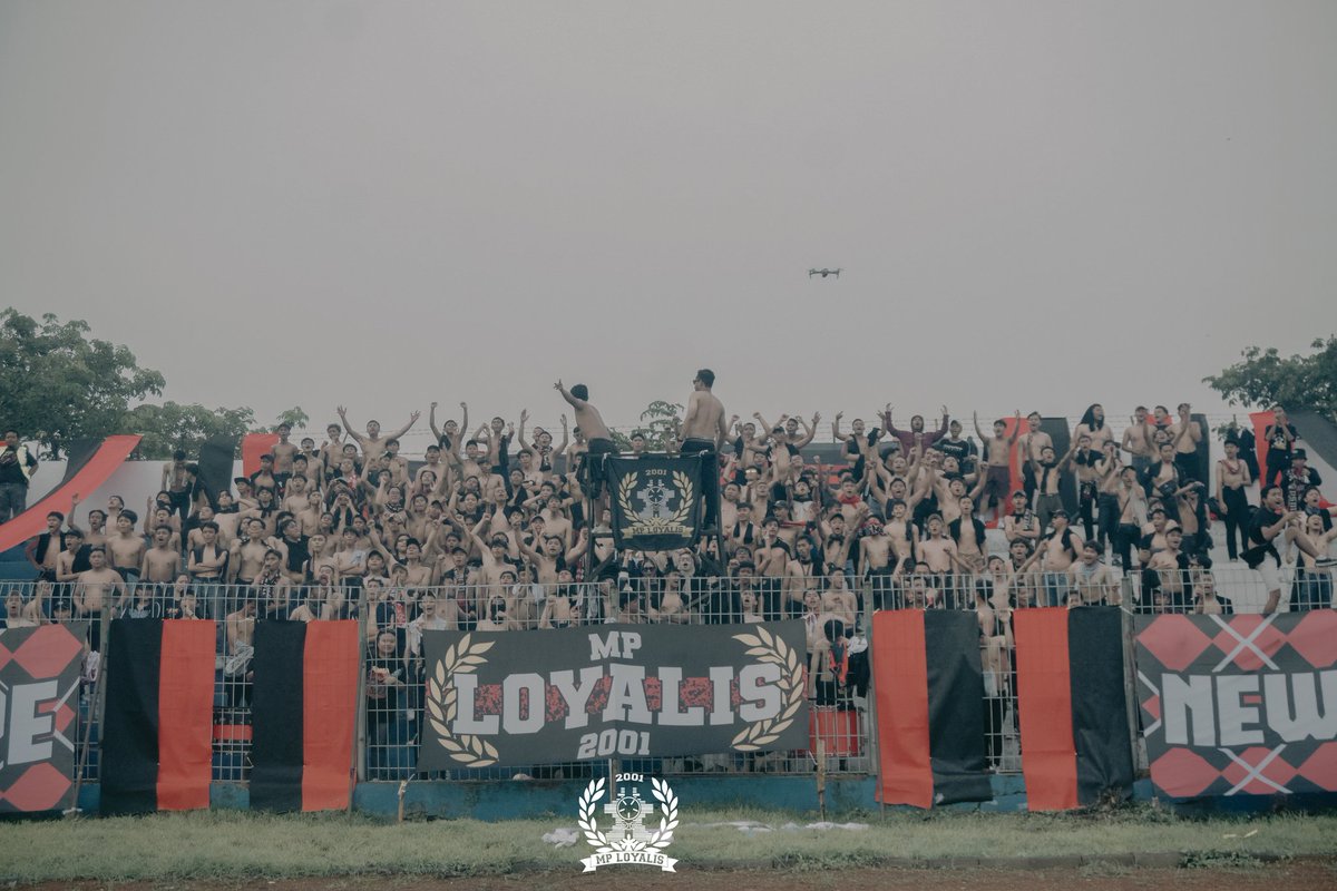Loyalis2001's tweet photo. Musim baru membawa angin ke arah harapan baru & menumbuhkan letupan semangat baru.
We believe in you
#psmp #mployalis2001 https://t.co/Ue0OWseYtK