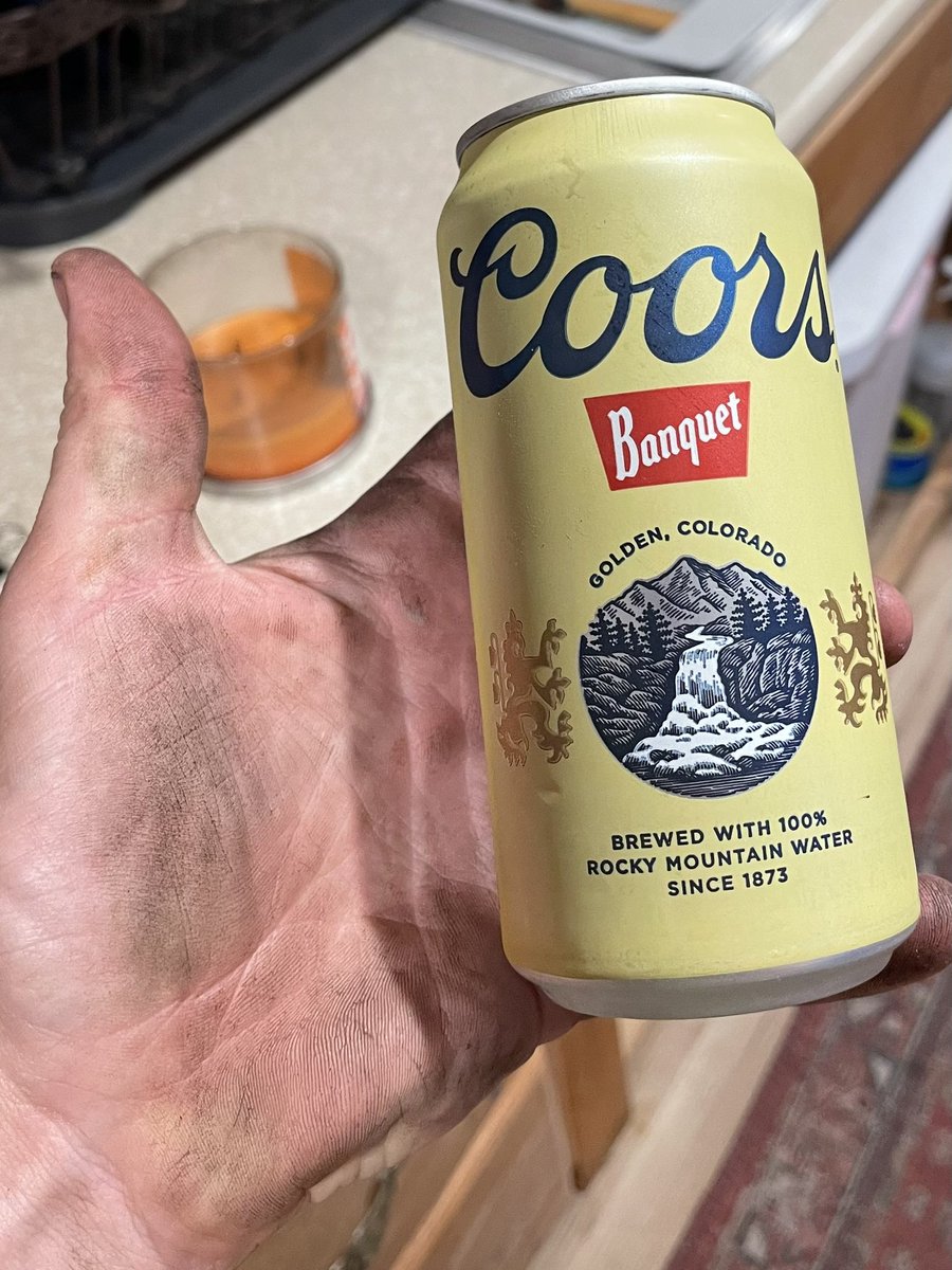 TroyerBrody's tweet photo. Do your best to name a better beer than @CoorsBanquet. I’ve climbed those Mts and put my feet in the cold rivers. https://t.co/SpaMZW4hYG