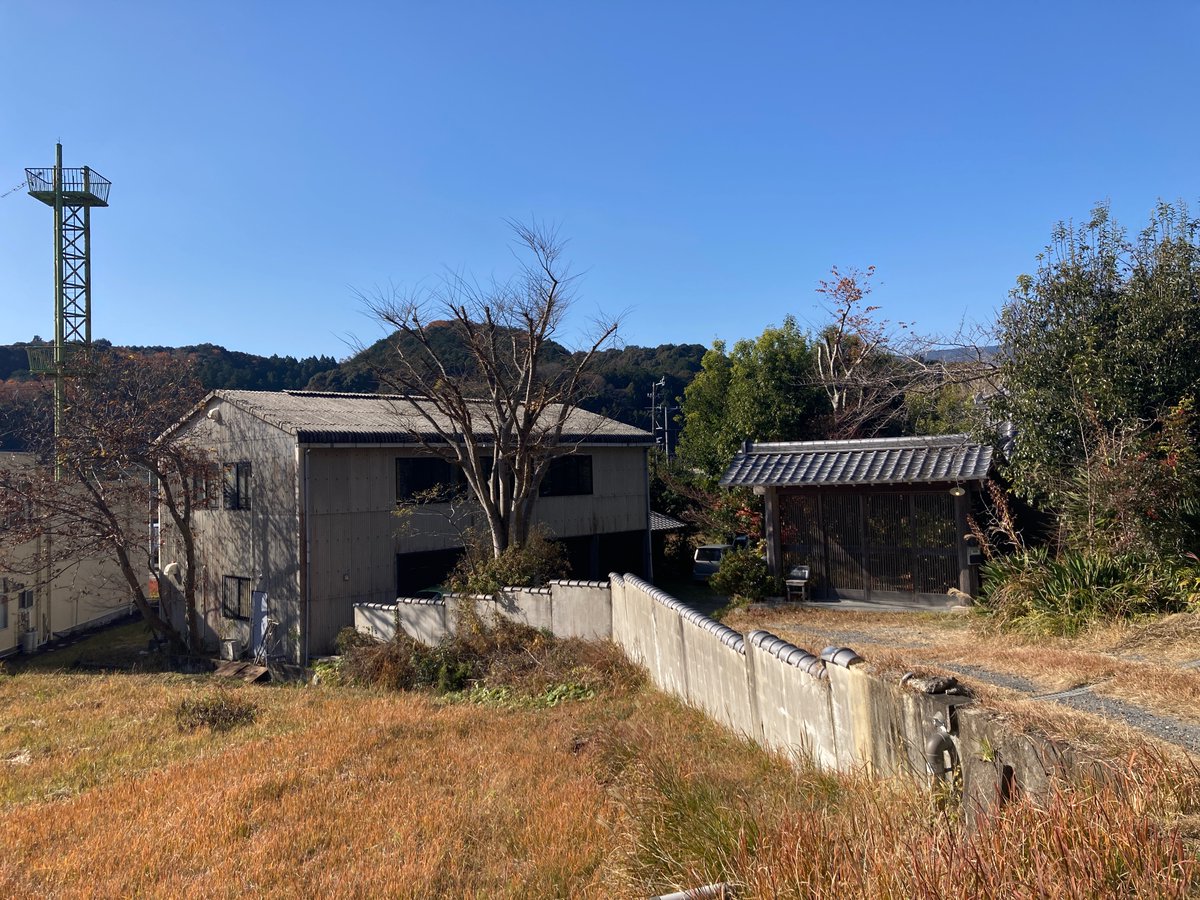 gallery0369's tweet photo. ※車でお越しの方はThéâtre de Bellevilleの駐車場 ／三重県津市美里町三郷2104に車を停めて駐車場から国道163号線を挟んでみえる古いスレート倉庫に向かってください。国道から見えるスレート倉庫の反対側に倉庫に入る普通のドアが在ります。そのドアがギャラリーの入口になります。 https://t.co/8OTJ4FR7u7