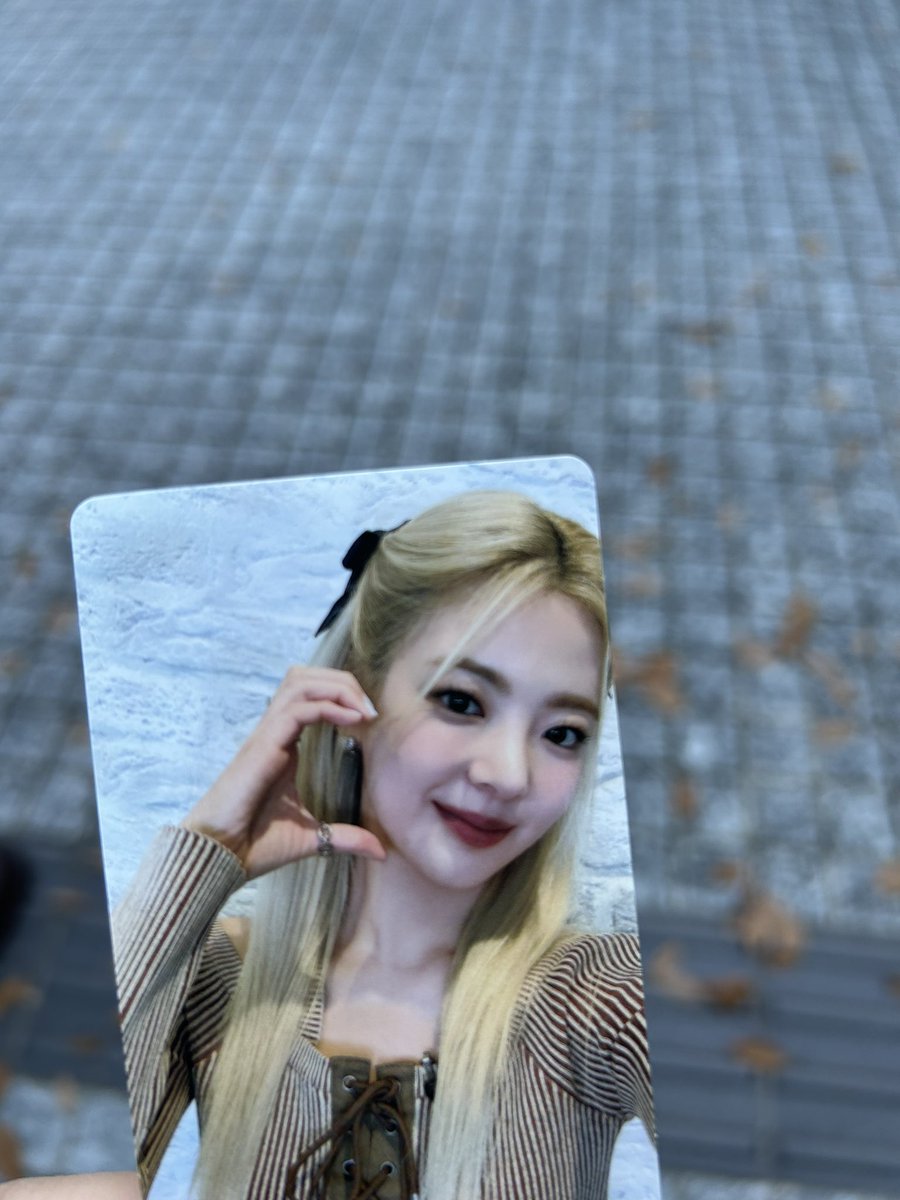 ryuryu__itzy's tweet photo. 譲 リア
求 ユナ
itzy交換 itzy 会場限定トレカ https://t.co/xXU5chRuaH