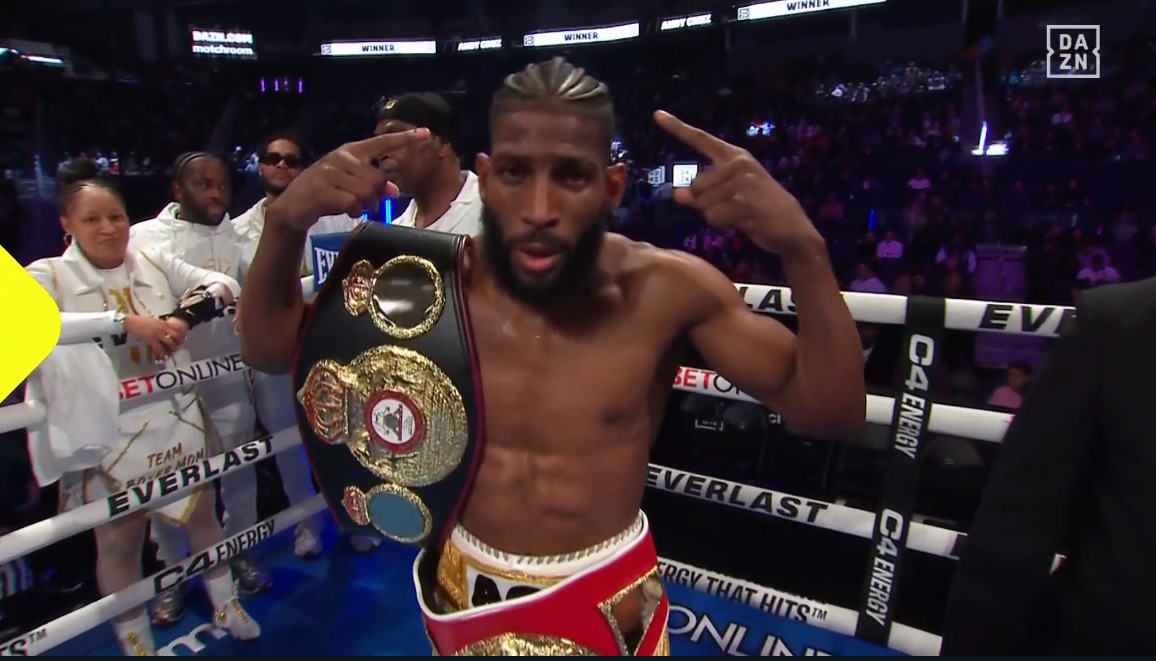 Superboxeo1's tweet photo. Andy cruz vence por tko a stranfford el cubano hizo gala de su buen boxeo y velocidad para vencer por tko en el round 3 a straffond y coronarse campeón AMB latino y retener si título FIB 135
#superboxeo #daznboxing #andycruz #boxeocubano #daznboxing https://t.co/lgJ9eBcorA