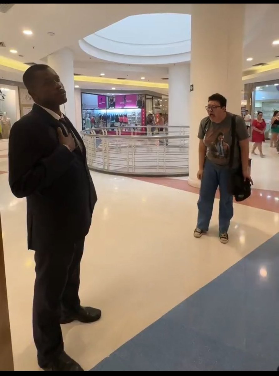 peppipets's tweet image. É IMPOSSÍVEL olhar para essa foto é não começar a rir KKKKKKK