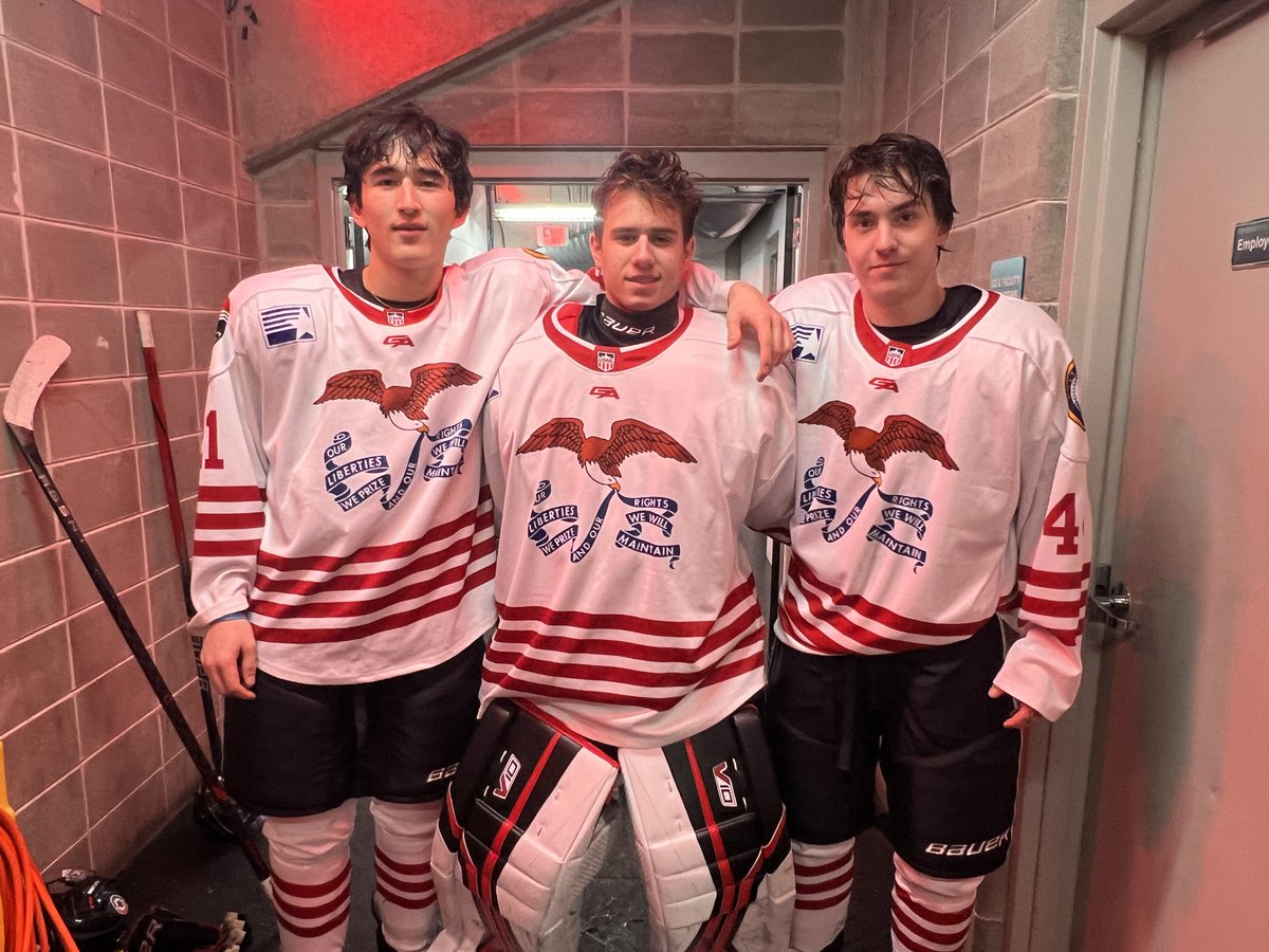 BlckHawksHockey's tweet photo. Tonight's 3 βοΈ's of the Game
βοΈβοΈβοΈ- Calvin Vachon
βοΈβοΈ- Teddy Townsend
βοΈ- John Mustard
#WATvsDSM https://t.co/yPuC6RaK41