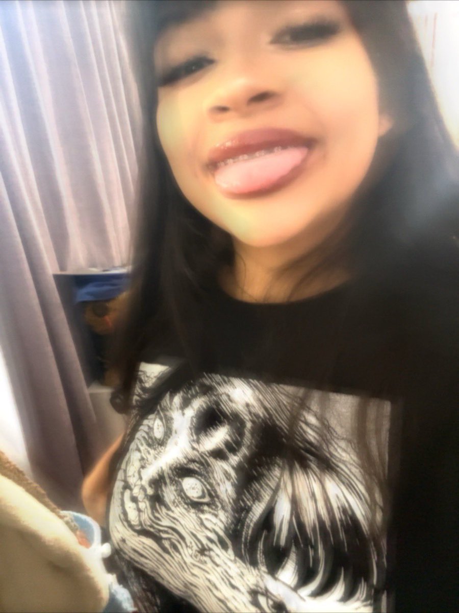 tinyjess07's tweet photo. 𝖧𝗂 𝗇𝖾𝗐 𝗆𝗈𝗈𝗍𝗌(●’◡’●)ﾉ 𝗁𝖾𝗋𝖾 𝗂𝗌 𝗆𝗒 𝗅𝗂𝗅 𝗂𝗇𝗍𝗋𝗈
- minor she/her
-I stan atz n bts mostky hut lowkeg stan lots 
- I will treat you like an old friend cause I have none lmaooo I’m always gonna Interact with people 
Also dis me! N my ult bais (*^‿^*) https://t.co/NbaUEOTPVb