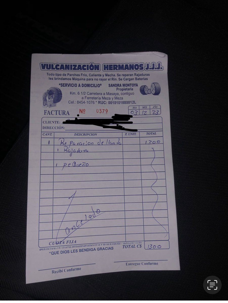 CeliaBrenes1's tweet photo. Servicio social: 
Jamás vayan a esta vulcanizadora esta por donde era Movistar , una estafa total . C$1300 la parchada de una llanta .

Qué indignación !!! https://t.co/pAS63pJBSp