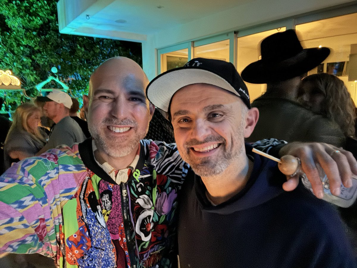 chrisadamo_'s tweet image. What a night with @arkive @CrossoverVC @art @svb @axiom @MoetHennessy 🖼️🫶discussing the intersection of art and athletes 🏀 🎿 🏈