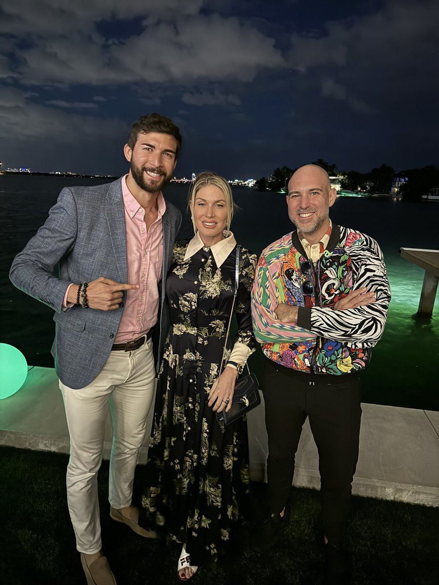 chrisadamo_'s tweet image. What a night with @arkive @CrossoverVC @art @svb @axiom @MoetHennessy 🖼️🫶discussing the intersection of art and athletes 🏀 🎿 🏈