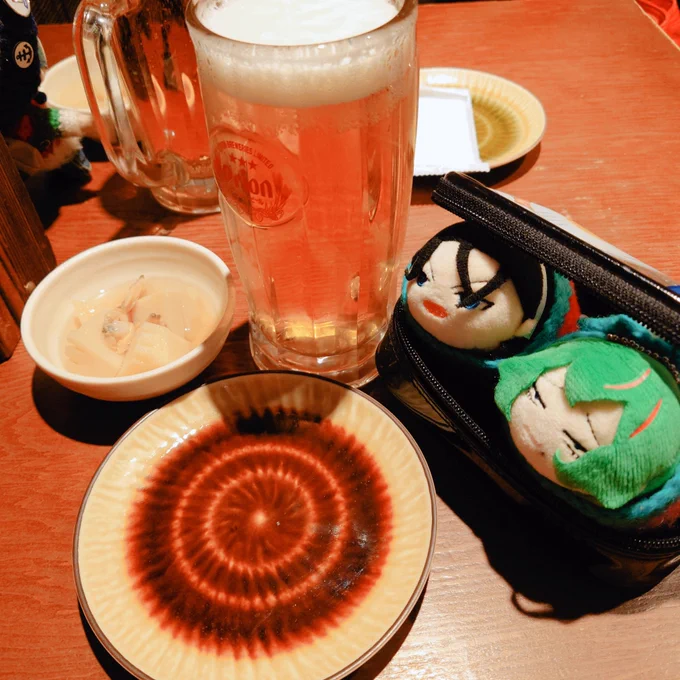 こんなに新刊予定が目まぐるしく変わる事は珍しい。当初予定本の次の本から更に次の本になってしまった。昨日から書き始めた。でもパッションがあるから楽しい。ビールも美味しい。