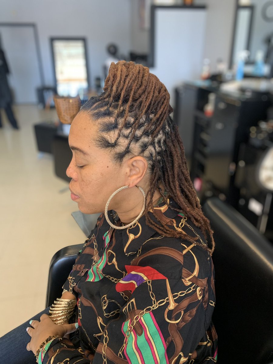 stahhr's tweet photo. Iโll play.
Lemme see yall fave hair pics. https://t.co/VxJwZaBeAd
