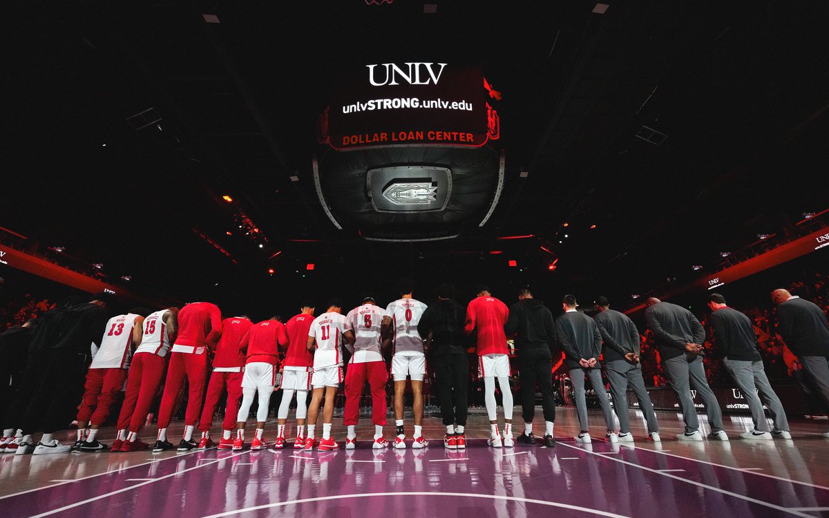 A moment of silence before tonight’s tip #UNLVStrong ♥️