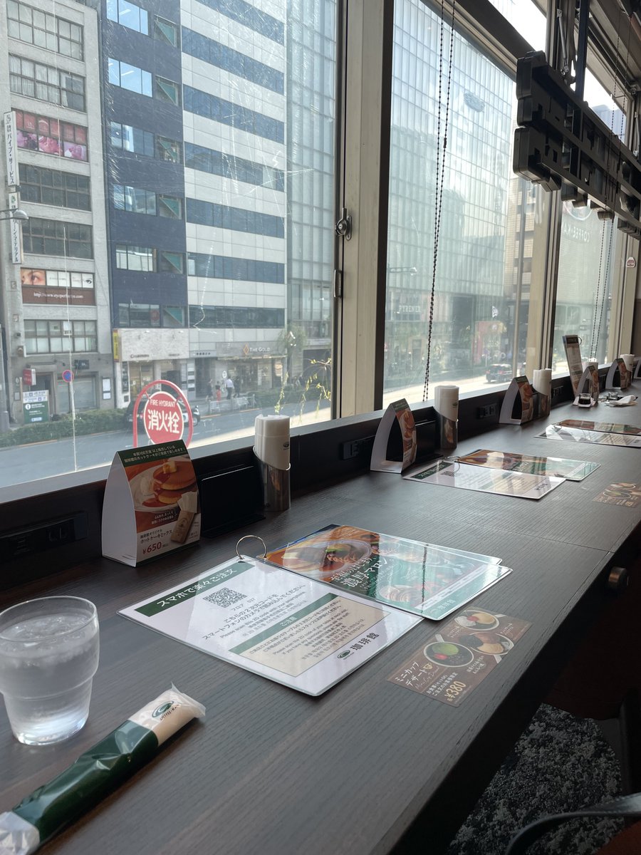 nomadcafe_'s tweet photo. 有楽町駅近くの銀座インズに珈琲館できたんだけど、窓広い、席多い、電源Wi-Fiあり、ホットケーキコーヒー美味しい🥞他のカフェに行けなくなりそう https://t.co/0GCUEHiHI7
