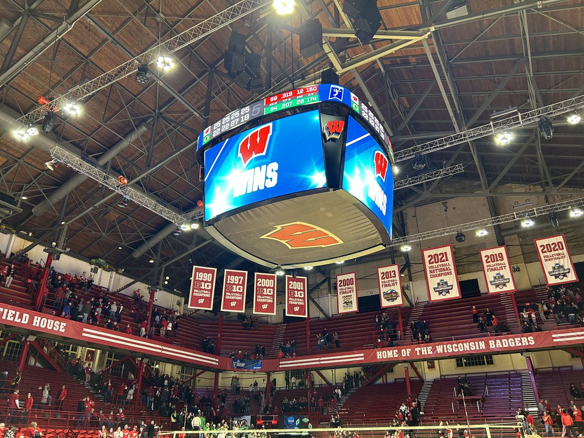 DaronJonesUW's tweet photo. Final Four Four Bound! The #Badgers will be taking over Tampa this month. https://t.co/rq6StcsENS