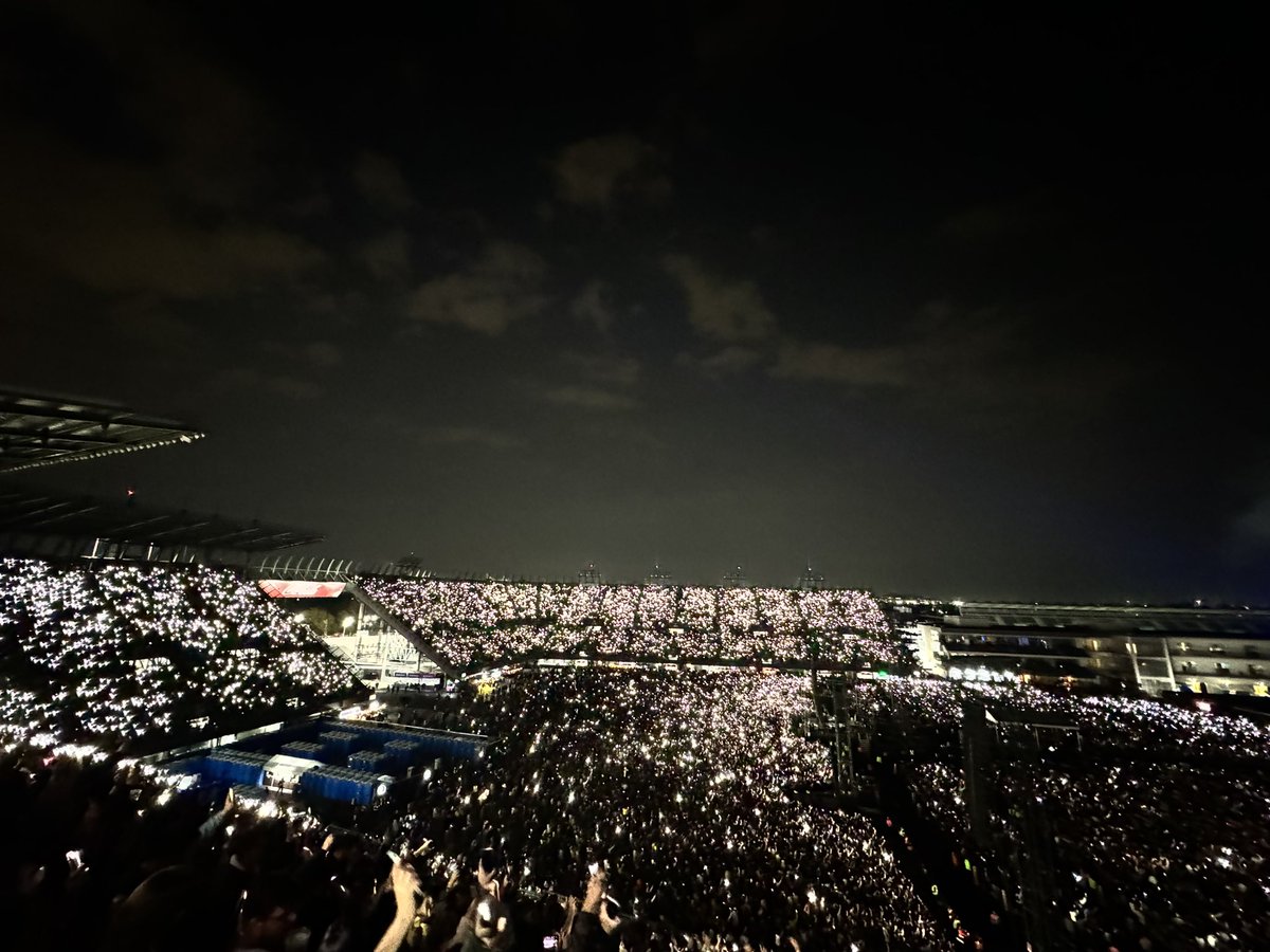MxFussion's tweet photo. Más de 65,000 personas disfrutando del concierto de de Siddhartha en su cierre de gira.

Señores México tiene talento musical, un mexicano más sumándose a la lista de los que han llenado el Foro Sol.

¡Felicidades!🇲🇽🎸 https://t.co/p6CkJDJyKe