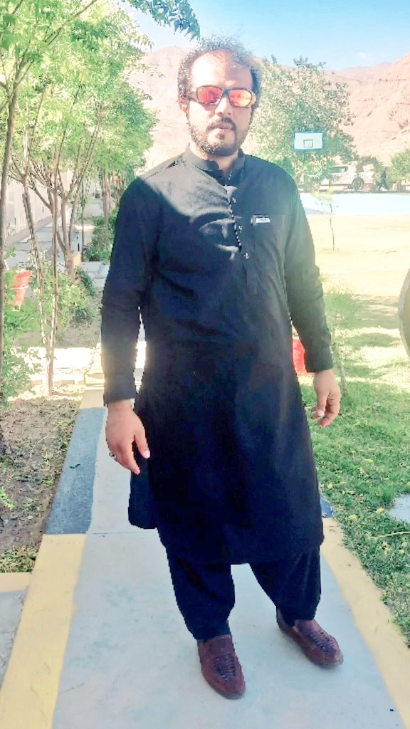 MIbrahimNasar1's tweet photo. څه چې په څهره کې وي اکثره رښتیا نه وي!
ځینې وخت انسان له ډیره درده په خندا شي! https://t.co/9wQYrF4ECP