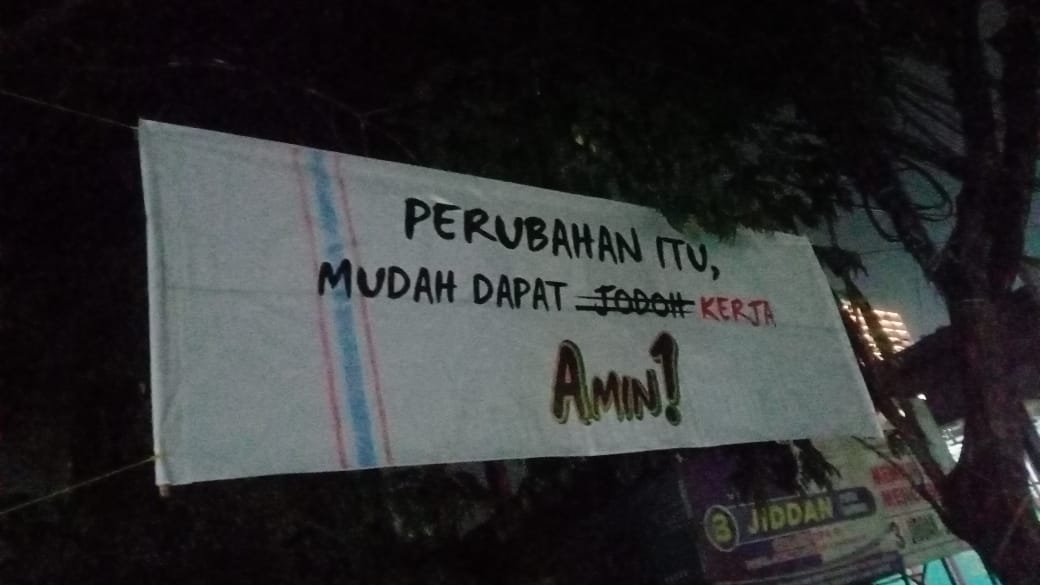 AshfaAbidd's tweet image. Berkat inspirasi dari @BosPurwa, @imanlagi, @UbahBareng . Sy dan temen2 yg adalah cuman &quot;kaum UMR lebih dikit&quot; tergerak buat kontribusi. Dan btw, ini juga kontribusi pertama kita di dlm election campaign. 

Lanjut dibawah.....