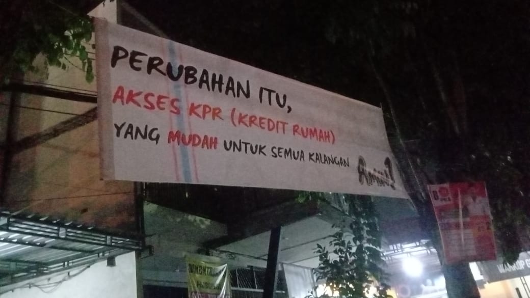 AshfaAbidd's tweet image. Berkat inspirasi dari @BosPurwa, @imanlagi, @UbahBareng . Sy dan temen2 yg adalah cuman &quot;kaum UMR lebih dikit&quot; tergerak buat kontribusi. Dan btw, ini juga kontribusi pertama kita di dlm election campaign. 

Lanjut dibawah.....