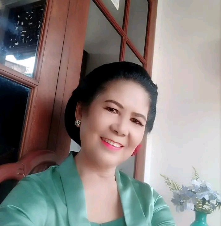 Gak ada bosen nya sama ibu ini ..