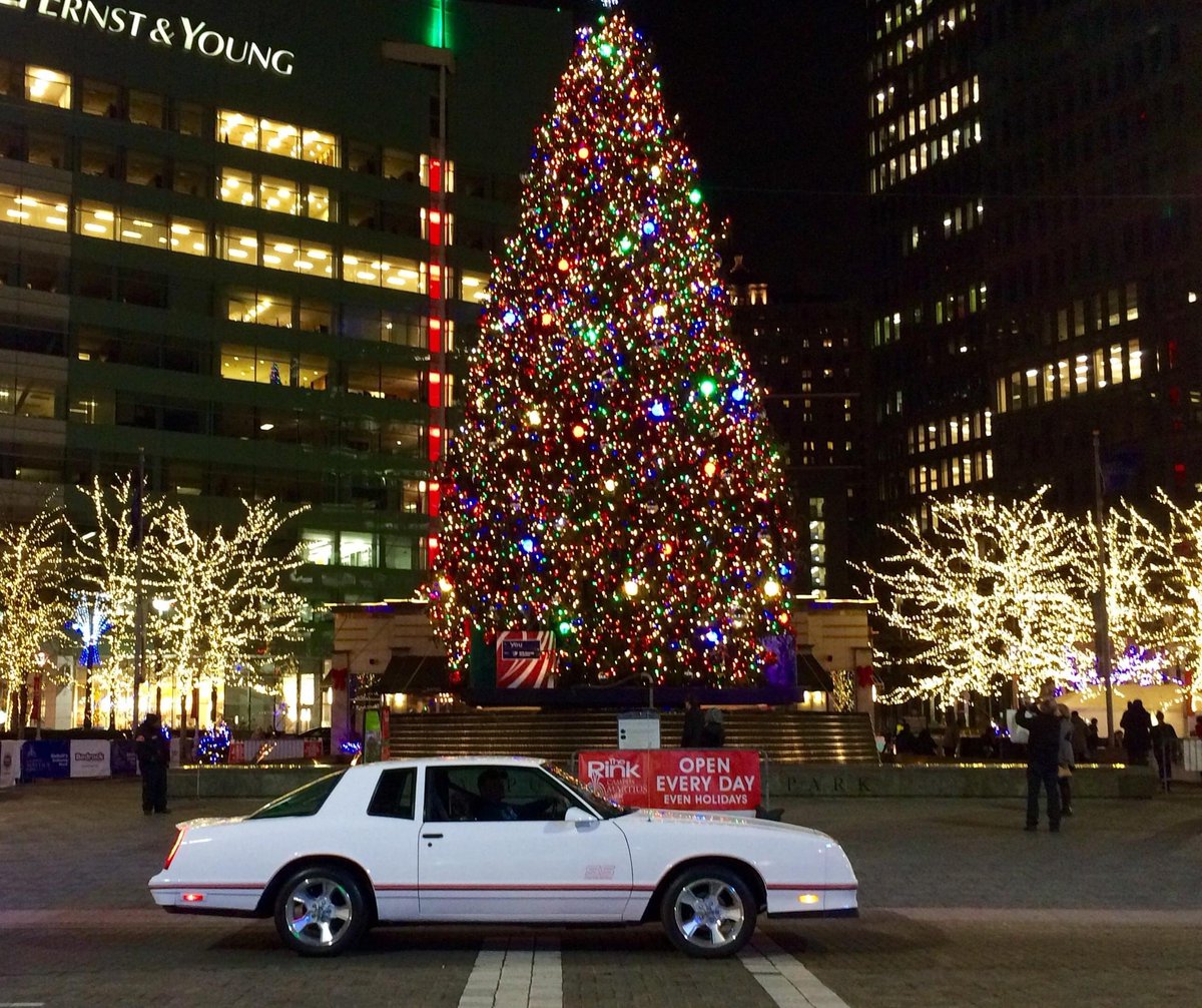 Our December Contest Winner!  Congratulations to Paul Z., whose photo of his SS Aerocoupe has been chosen as our "Monte Photo of the Month! " And such a perfect setting to celebrate our Holiday Season - Christmas lights and a gorgeous Monte!  montecarlocarlocarclub.com