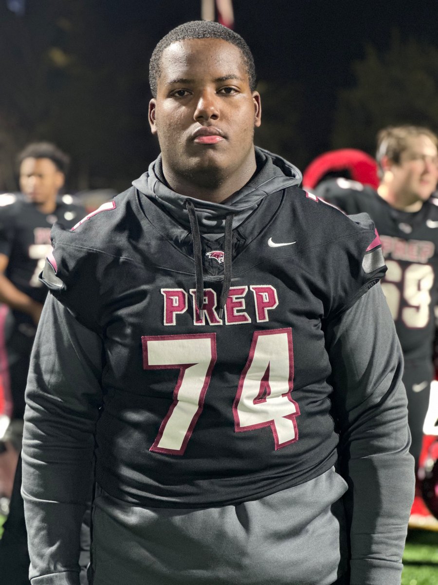 Two elite linemen. 

Left is <a href="/Kevintowns66/">Kevin (KJ) Towns🃏</a>. Couldn’t be prouder of this kid. He’s moving on but (left) is <a href="/kahlil_stewart/">Kahlil “LIL” Stewart</a> is going to anchor the tackle spot next Fall. 

Couple of State Champions. 🏆