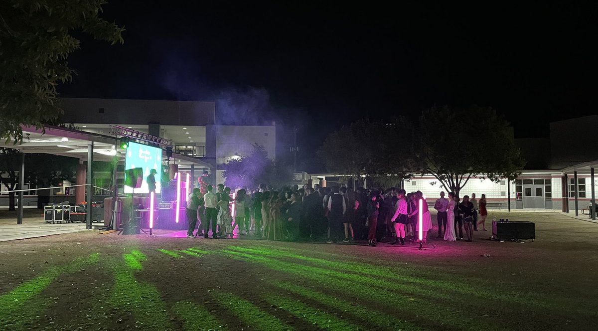 letslearnright's tweet photo. Winter Formal 2023 @DRHS_djspetz https://t.co/pAK7cqvBSM