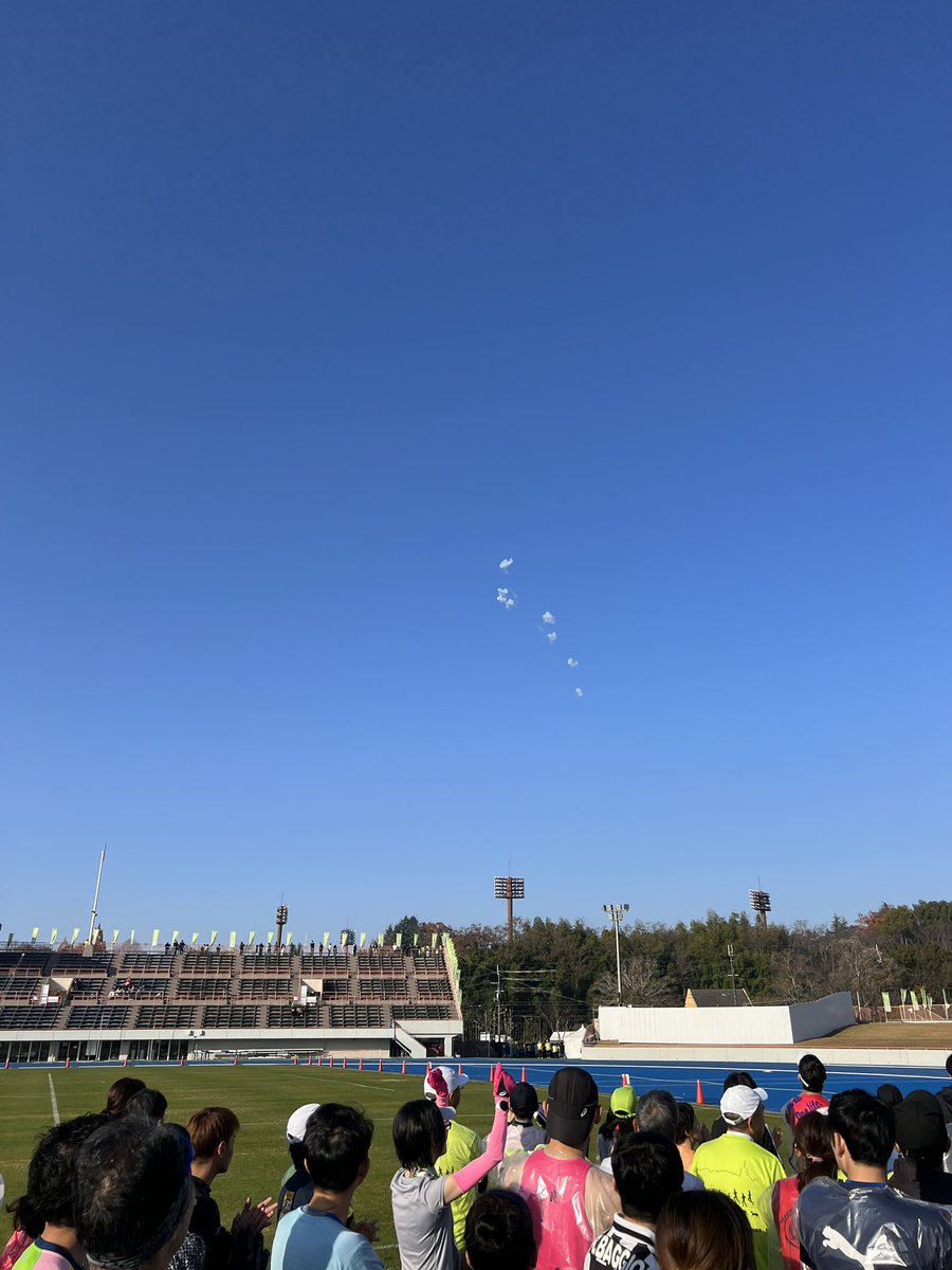 naranto_valu's tweet photo. 本日は奈良マラソン2023🏃‍♀️🏃
12月とは思えないほどの暖かさです☀️
10キロ、なんとか走り切りました🏃
#奈良マラソン https://t.co/EshgjsZlu8