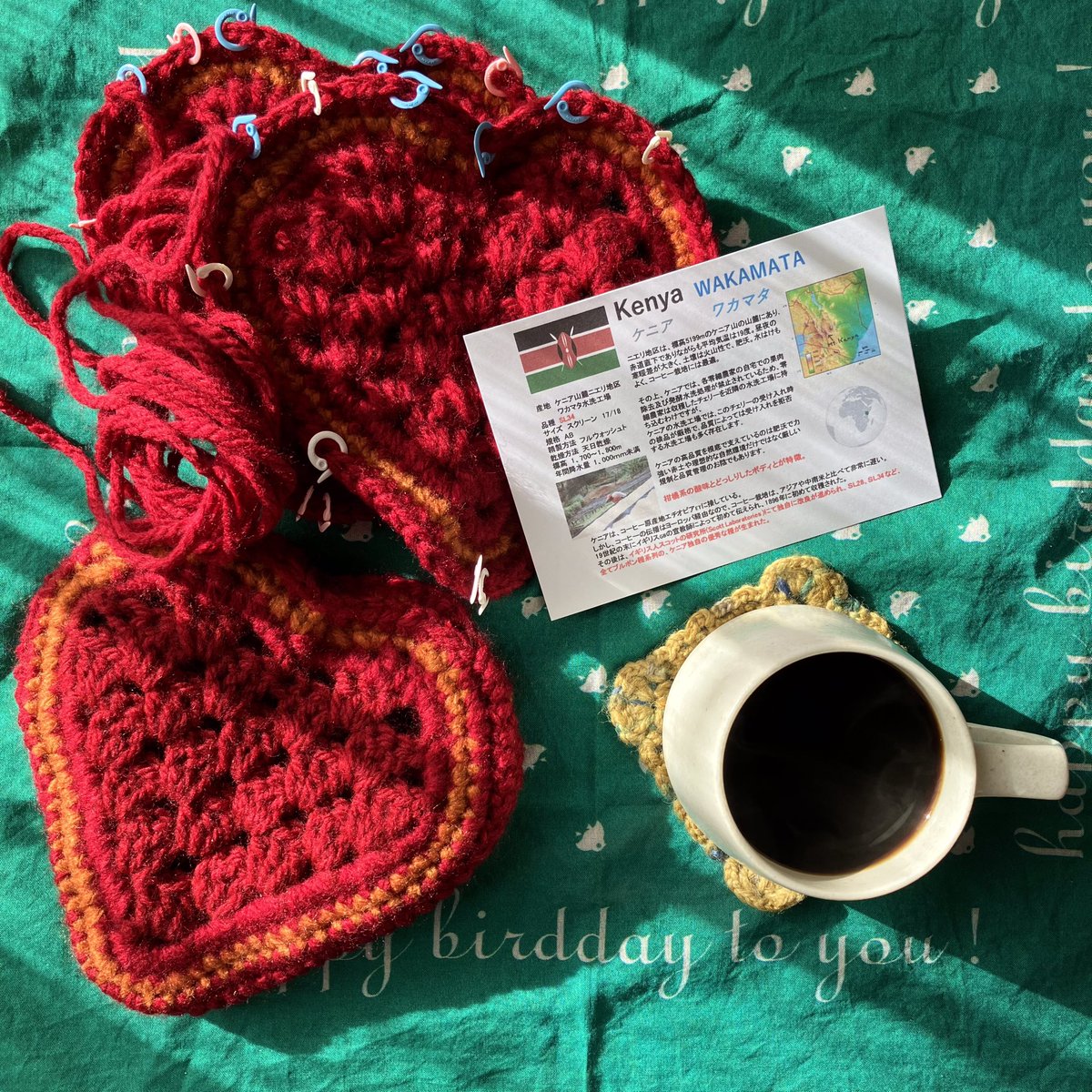 WaiNeco's tweet photo. #grannyheart bags on the way and #kenya #wakamata #coffee from #cafeshukring on #handcrochet #coaster. #グラニーハート の #ポシェット 、２号機も制作中。#カフェシュクリン の美味しい #コーヒー を #手編み の #コースター に乗せて #編み物 #編みもの https://t.co/xL84dyOgU9