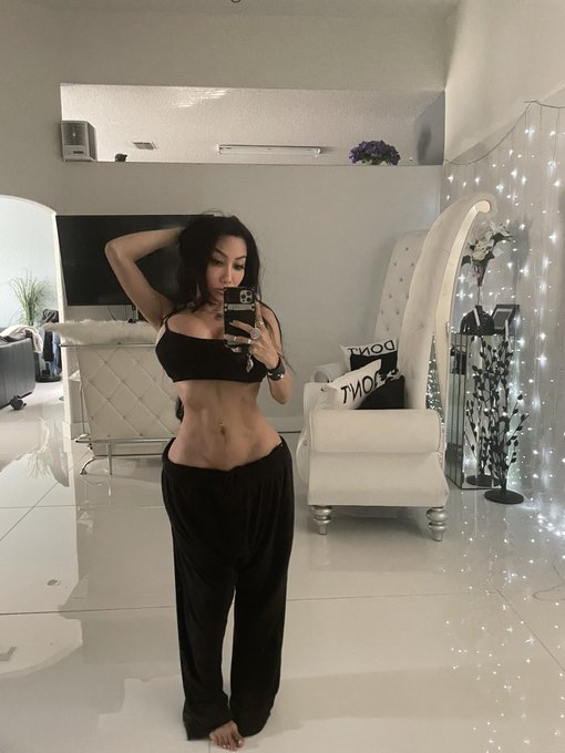 And I&rsquo;m not conceited, I&rsquo;m convinced 😂 https://t.co/Ps7JZVxGVb https://t.co/Dv8vMZMgUr<a href="/tag/teaseme"class="tags"><span>#teaseme</span></a><a href="/tag/lustfullingerie"class="tags"><span>#lustfullingerie</span></a>