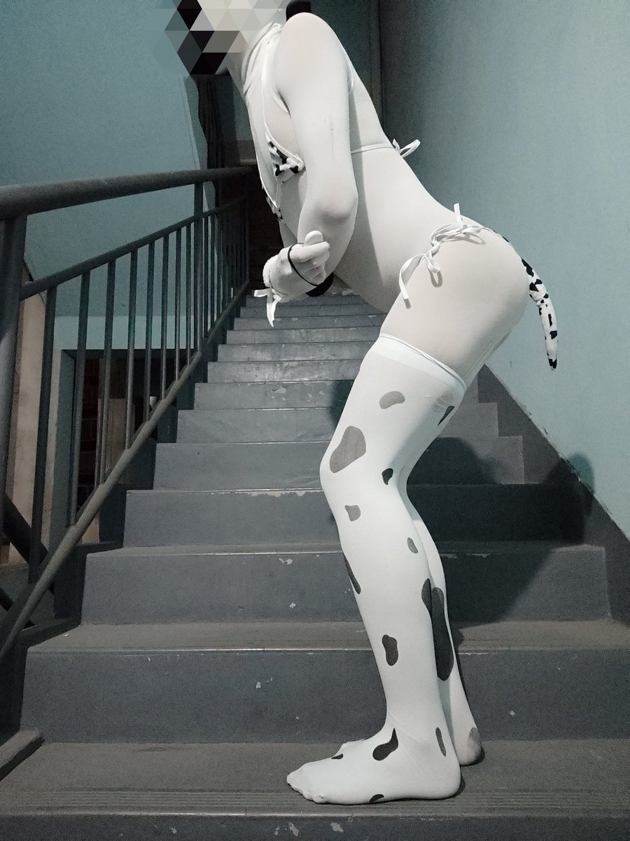 QLXchan's tweet photo. 贫乳的🐄 https://t.co/n14SRr6ls7