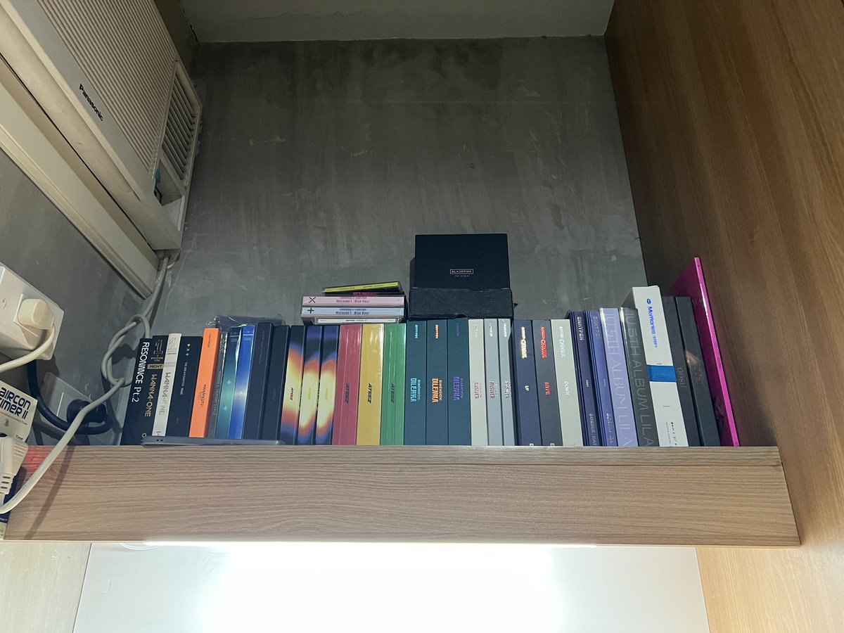 Hi baka may gusto bumili hehe i also have photocardss and signed album