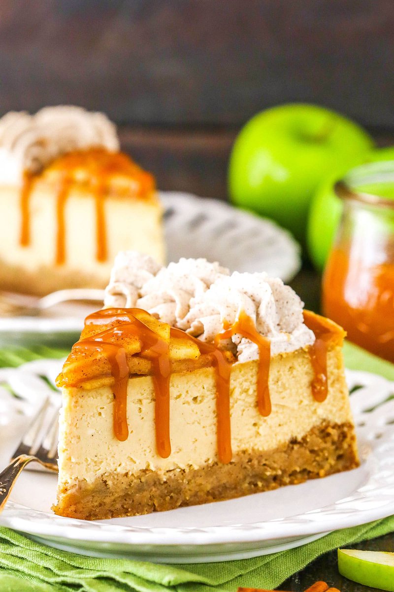 DreamyTechGirl's tweet photo. Baked Caramel Apple Blondie Cheesecake!
recipe @ https://t.co/ORjqbZ7Ktc