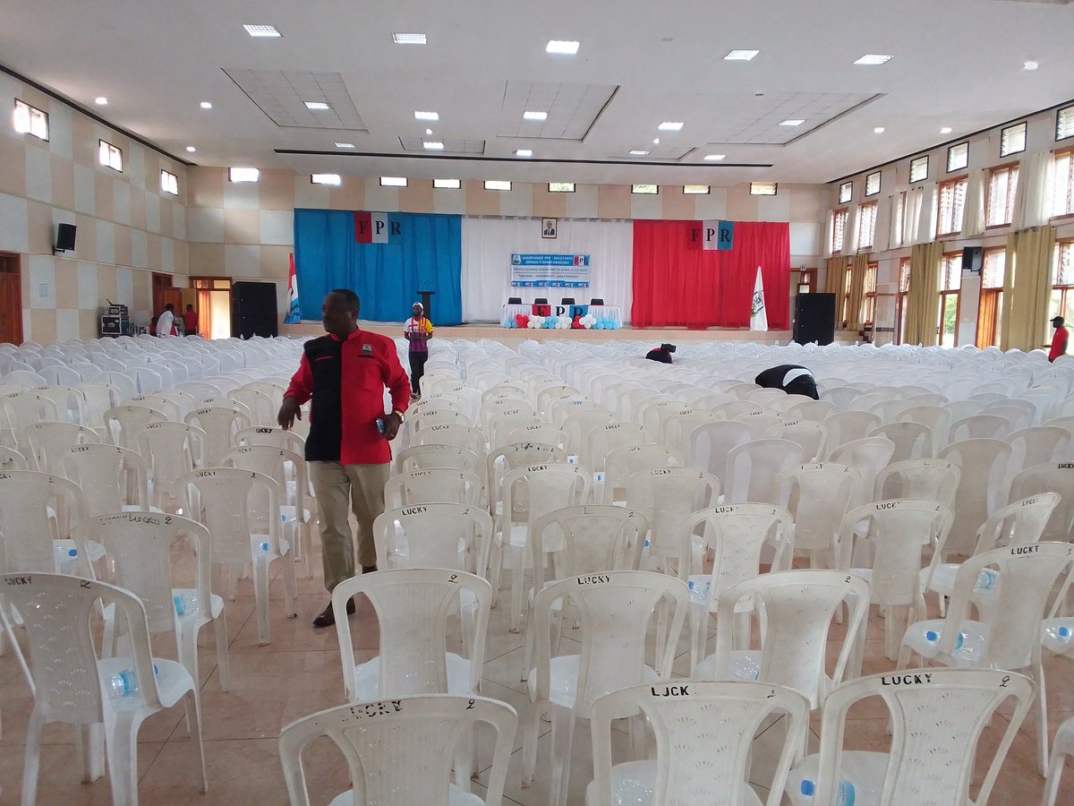 BenjaminBabou3's tweet photo. I Nyakinama muri @MusanzeDistrict hagiye kubera inteko rusange idasanzwe y'umuryango @rpfinkotanyi ku rwego rwa @RwandaNorth . Ni INteko Rusange iri butorerwemo Komite Nyobozi y'Umuryango ku rwego rw'intara @alphonsenkunda @D_Nzogera @GasoreTheoneste @JUSTIN_NSENGIMA @UrugagaI https://t.co/NHU4QTcujO