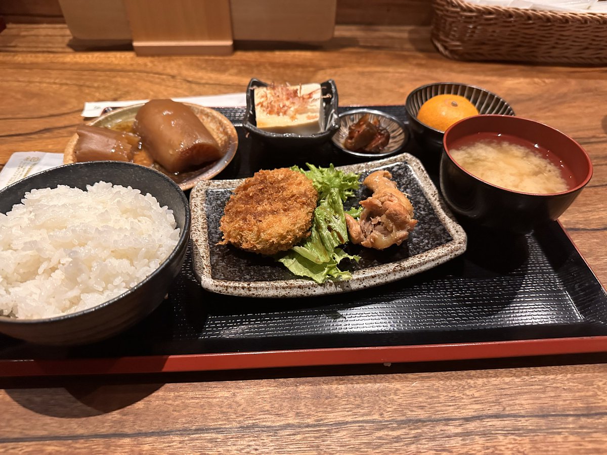 昼飯探したら、なんとなく入ったら
美味しかった！
#哉月