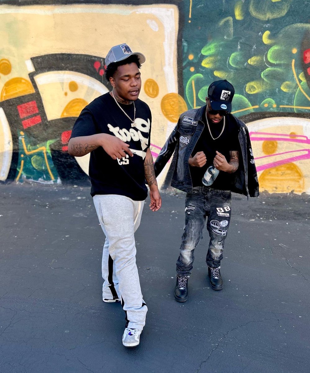 tmaz_dahgeneral's tweet photo. I’m Tryna See The Hardest Nigga Out Where The Mirror At‼️🦍🪞 https://t.co/sFxKcOdq2x