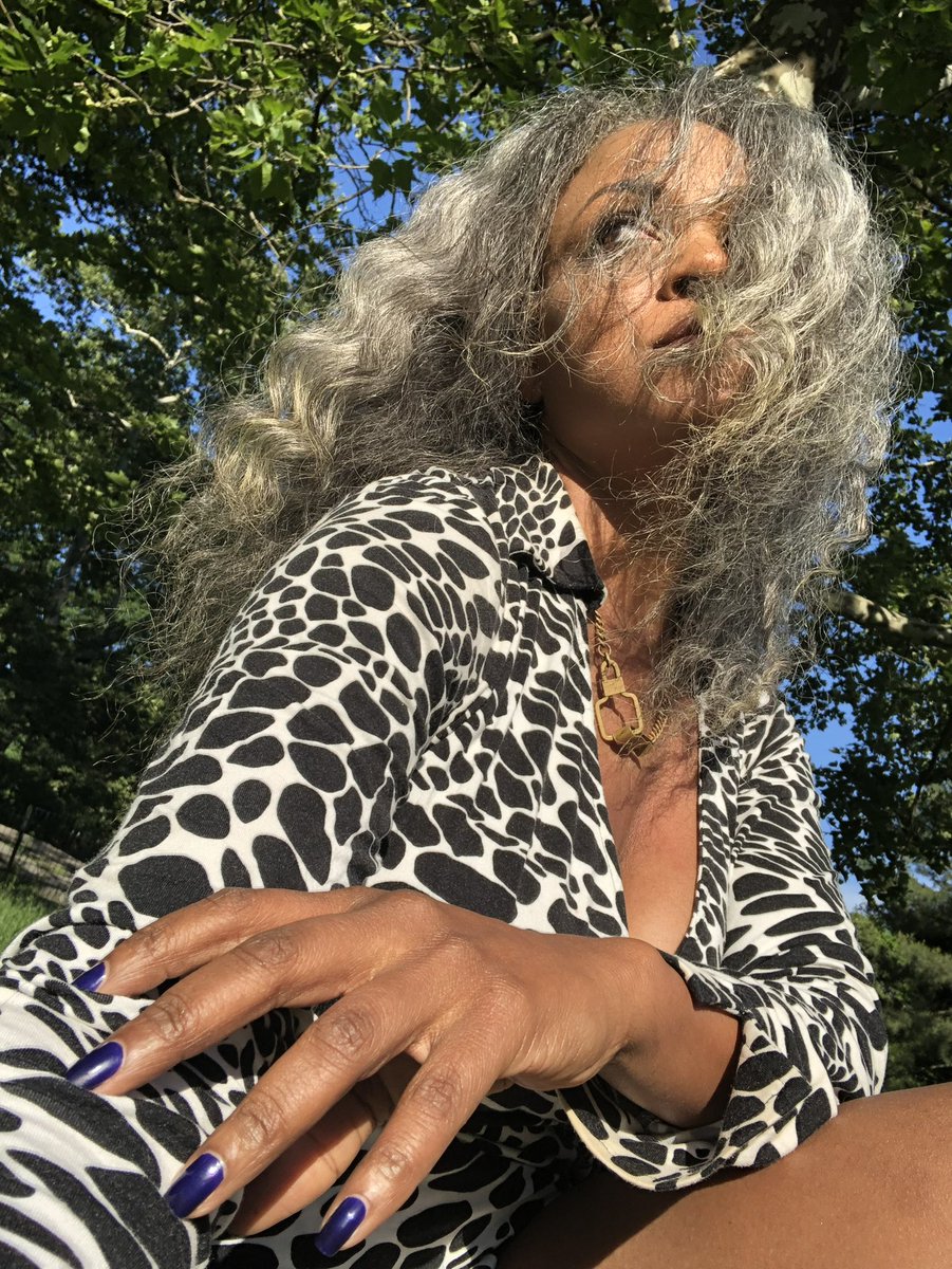 SinnamonLove's tweet photo. Iโm in.
A few of my fav hair pics. #greybae #grayhair #naturallygrey #whitehairdontcare https://t.co/pwP23inNqW