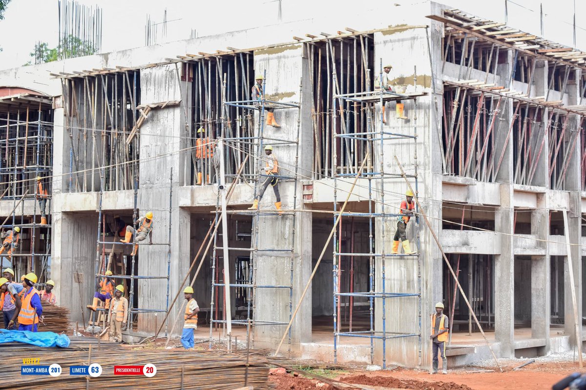 MuabiluMMPius's tweet image. 1/2. Mes très chers compatriotes. En tournée électorale en faveur du candidat numéro 20 à Mbuji-mayi ,j'ai visité ce vendredi différentes réalisations dont l'institut Kalenda Mudishi, l'Université officielle de Mbuji-mayi ainsi que l'hôpital de la Muya… 
P.M.M.M
#RDC