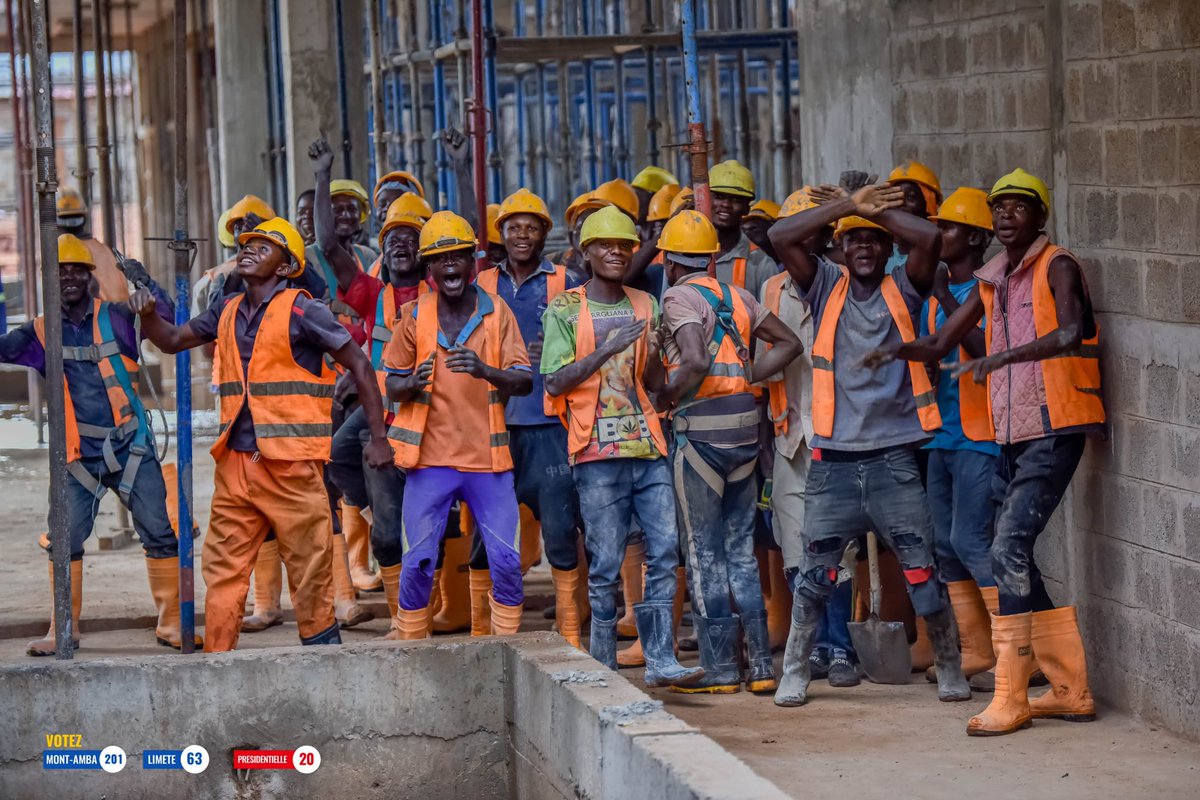 MuabiluMMPius's tweet image. 1/2. Mes très chers compatriotes. En tournée électorale en faveur du candidat numéro 20 à Mbuji-mayi ,j'ai visité ce vendredi différentes réalisations dont l'institut Kalenda Mudishi, l'Université officielle de Mbuji-mayi ainsi que l'hôpital de la Muya… 
P.M.M.M
#RDC