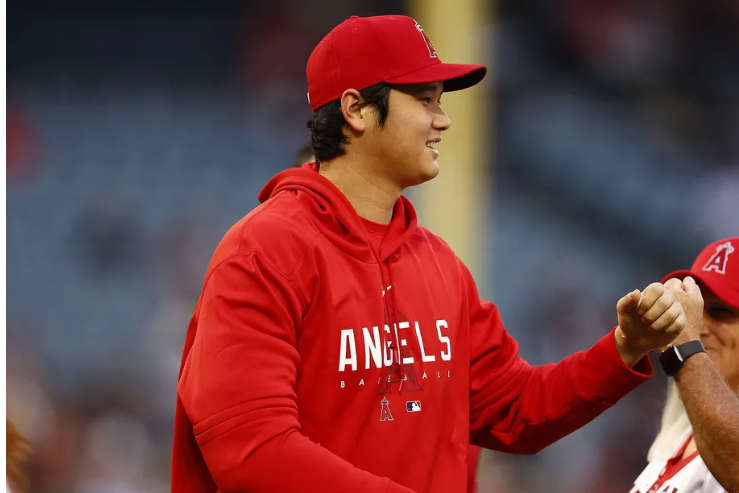 Axelsosunfalsou's tweet photo. Shohei Ohtani, the highly sought-after free agent, has announced that he is signing with the Los Angeles Dodgers for a record-breaking 10-year, $700 million contract, with significant deferrals to reduce the competitive-balance-tax hit. This decision has left the Chicago Cubs considering their next moves in the MLB Hot Stove. The Cubs will now need to explore other options to strengthen their roster, possibly by pursuing other free agents or considering alternative players to enhance their team's competitiveness. The Ohtani signing with the Dodgers has significant implications for the MLB landscape, and the Cubs will need to adjust their strategy accordingly to remain competitive.
@CristianKhts
@pazzadei5sos
@ZitzChitz
@ClairePaterson9
@veys_qy
@Owen_Falconer8
@robessaa
@searchuser1
@slaytanic_sam
@Alexis81347857
@AirsoftdepotD
@AlishaZach
@ballboy44mjd
@__ImThaBEST
@bumholio69
@ashleyteardrop
@OUAnthonyLange
@SwiftMatti61651
@AguilarVer16223
@daniels_fr40399
@Coha05_
@yami10101092
@AtxccC
@steletas
@cardolstarlight
@BYNUM50