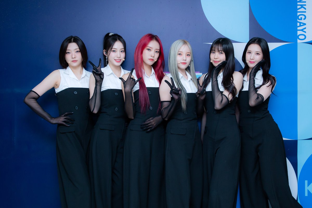 [👔] 231210 #착장인가

잠시 후 오후 3시 20분!
#인기가요 에서 만나요❤

#위클리 #Weeekly #Backwards <a href="/_Weeekly/">Weeekly (위클리)</a>