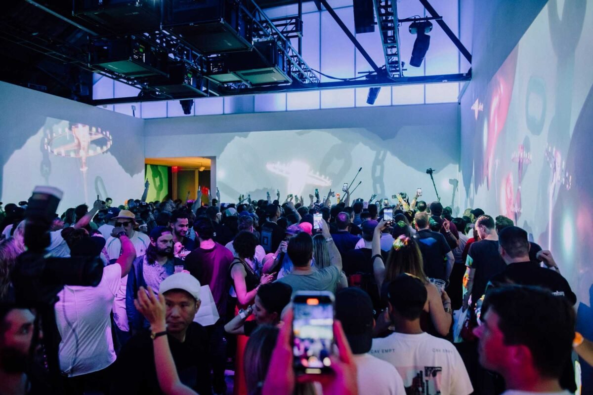 FVCKRENDER tweet media