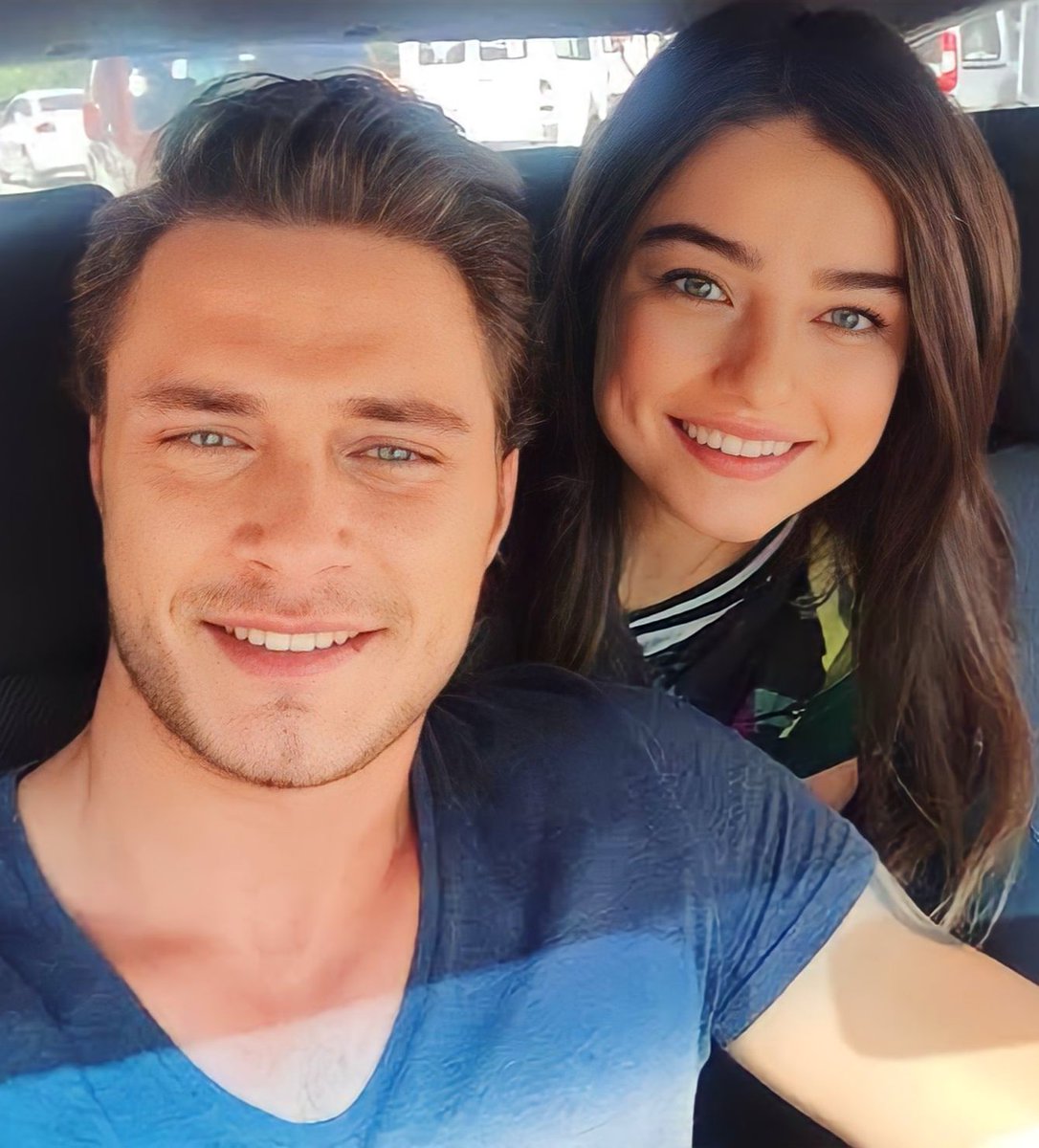me_era_h's tweet photo. Hello...Happy Sunday 🌞
Do you miss them? 💙

#AyçaAyşinTuran #BurakÇelik #Karagül #AdSer https://t.co/YbR4LwrixJ