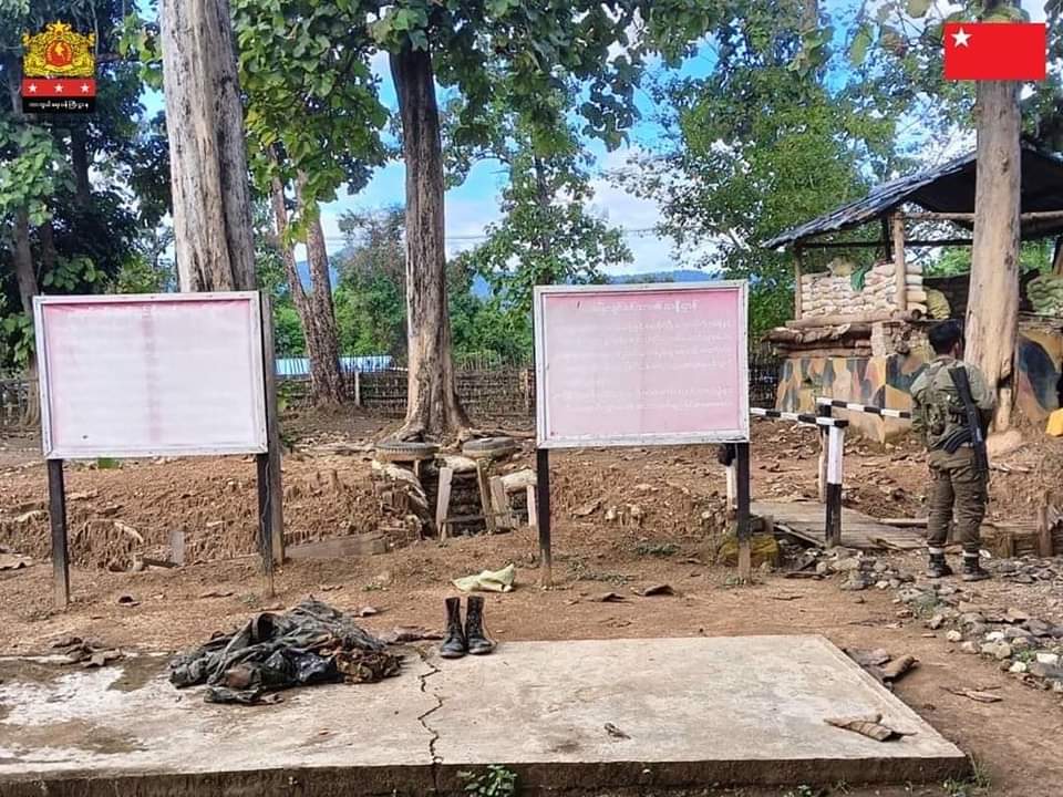 MannShein1's tweet photo. MOD of NUG has announced on Dec10 that PDFs had attacked the junta troops station in #Aungzayya village ,near #Homemalin Town since Dec7 and can occupy the station on Dec10 morning successfully.#Sagaing Div KTM
#HelpMyanmarIDPs
#2023Dec10Coup
#WhatsHappeningInMyanmar https://t.co/UkPB2Xiufg