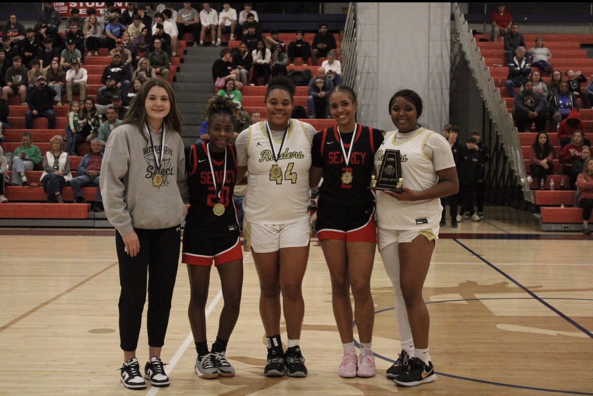 CHAMPS‼️

Lady Raiders defeated Searcy 47-31 to win the Mark Martin Automotive Lyon College Tournament! 🏆

Donna Douglas was selected for the All-Tournament Team

Mckenzie Williams was named Tournament MVP

#SpearsUp
