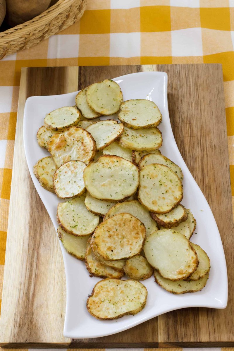 Sliced Potatoes in the Air Fryer ⇣ mindyscookingobsession.com/sliced-potatoe… A super versatile (and easy!) way to whip up a snack! Use your favorite seasonings or use ours. #airfryer #potatoes #potato #easysnackideas