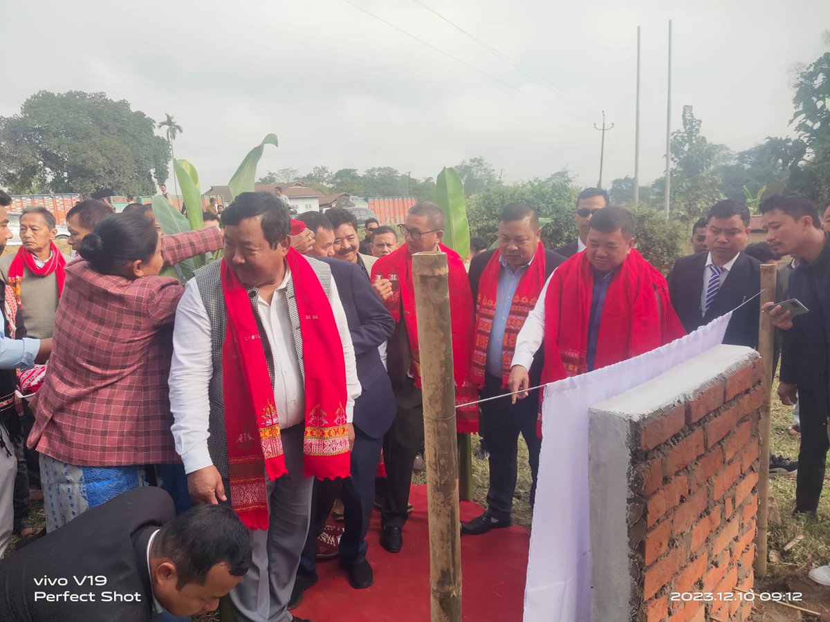 Longsingteron's tweet photo. Laying foundation stone of Ru Bonglong Terang at Ru Bonglong Terang Memorial Park at Rongplimplam by Hon'ble CEM, KAAC Dr. Tuliram Ronghang in presence of Hon'ble EM Surya Rongphar, MLA Darsing Ronghang, BS Engleng and other EMs, MAC's &amp; officials https://t.co/UkXn2aBpuY