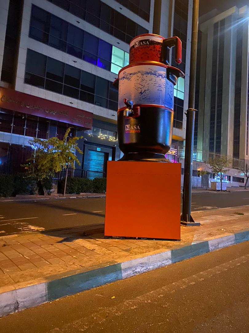 به نظرم باید از همچین برندهایی تقدیر و تشکر کرد
از سبک #تبلیغات های قدیمی #بیلبورد  دور شدن و رفتن به سمت همچین تبلیغاتی که باعث زیبا سازی #شهر میشود جای تشکر دارد
از برند <a href="/nasa_electric/">nasa_electric_company</a> تشکر میکنم بابت همچین ایده زیبایی
و امیدوارم برند های دیگه از این ایده خلاقانه استفاده ببرند