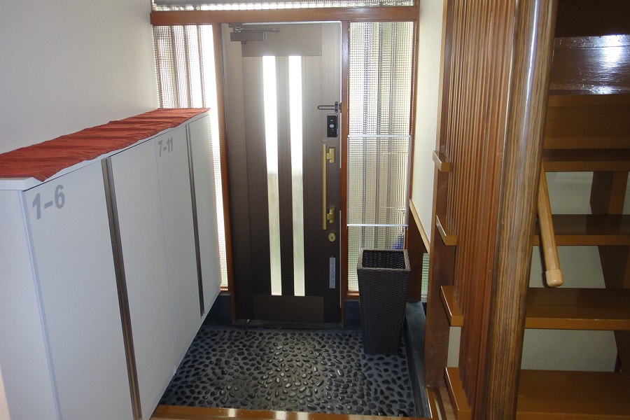 Create_GH's tweet image. 住みたい街ランキングでは常に上位の「＃西荻窪」にある　＃女性専用物件　2室の空きが出ました

駅から3分、駅前には24時間営業のスーパーがある

中央線に住みたい、けど人込みが激しい吉祥寺や荻窪はちょっと。。。と思うならより穏やかな隣駅の西荻窪を、是非一度ご見学下さい🥰

#寝具一式付き